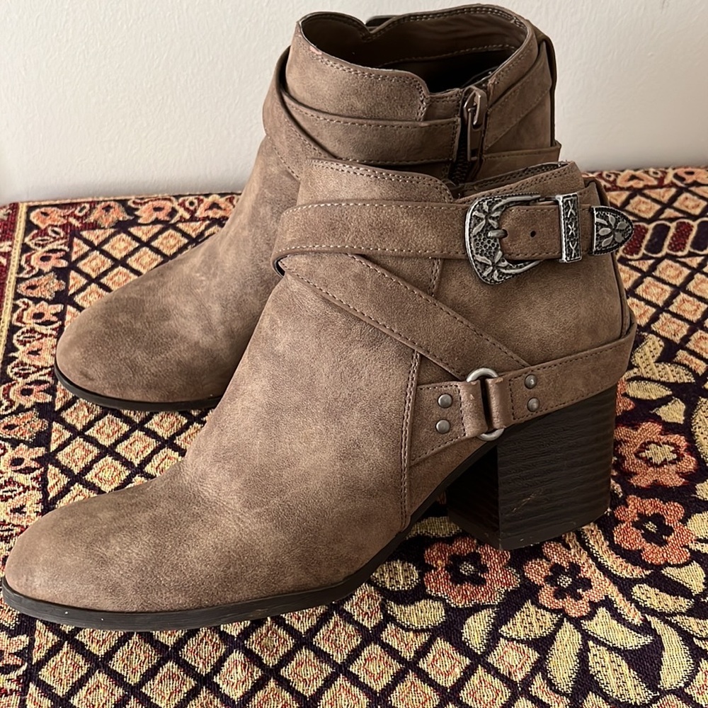Indigo Rd Ankle Booties. #22. - Picture 9 of 10